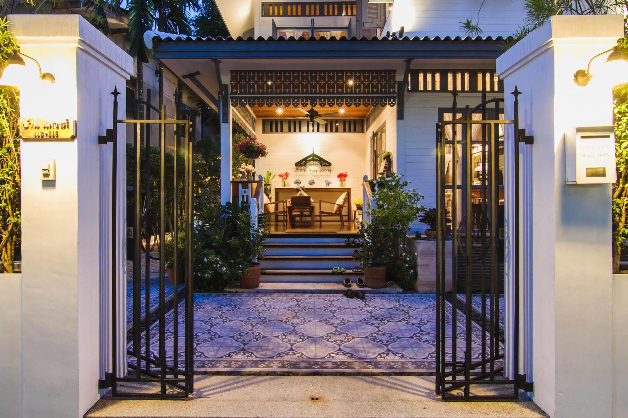 Baan Noppawong Hotel Banguecoque Exterior foto